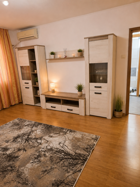 Decebal, garsoniera decomandata cat 2 camere.